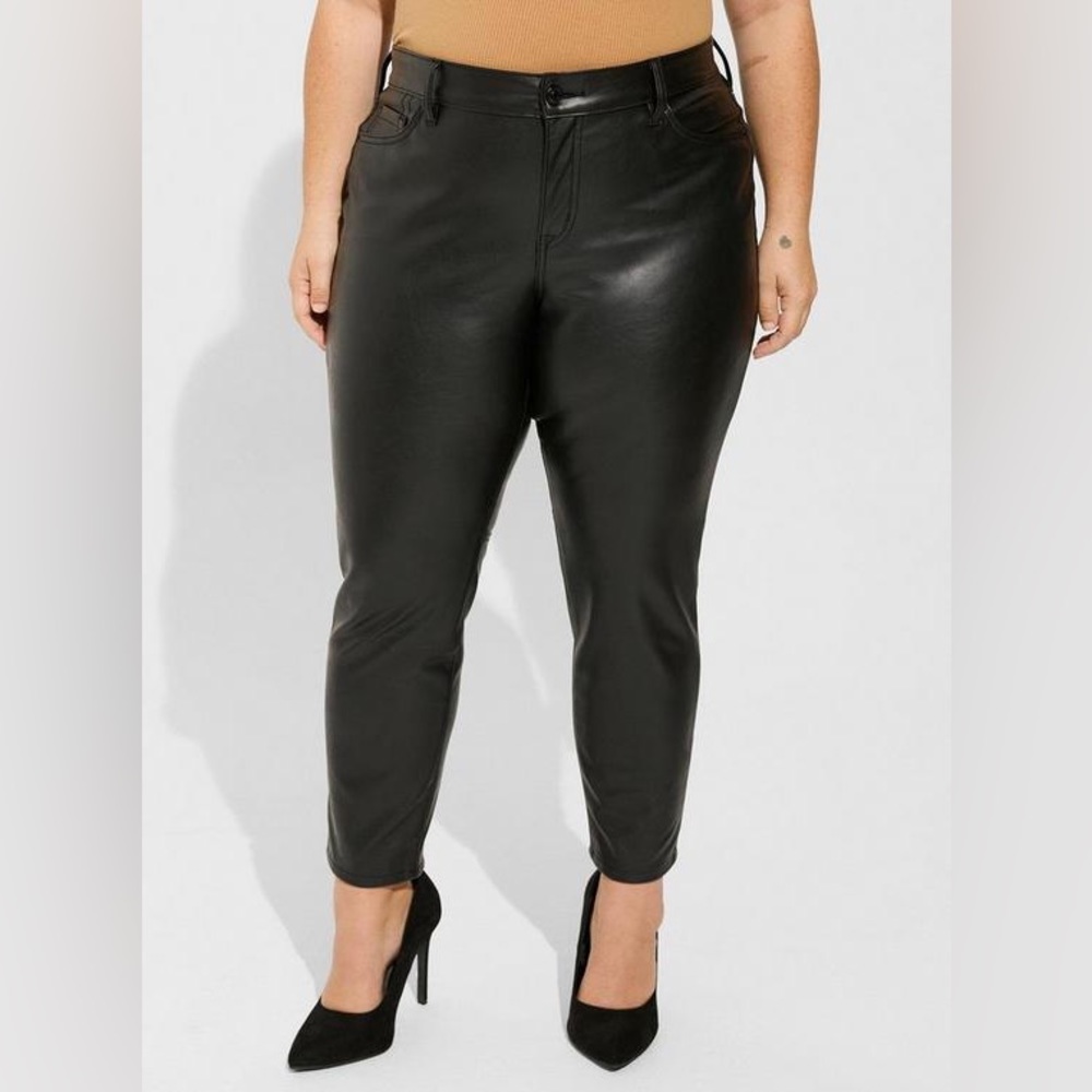 TORRID - Perfect Skinny Faux Leather Mid Rise PantSz 18